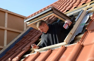Pose de fenêtres de toit Velux à Goupillières